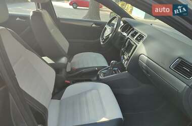 Седан Volkswagen Jetta 2016 в Ирпене