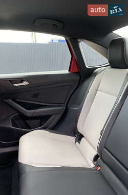 Седан Volkswagen Jetta 2020 в 