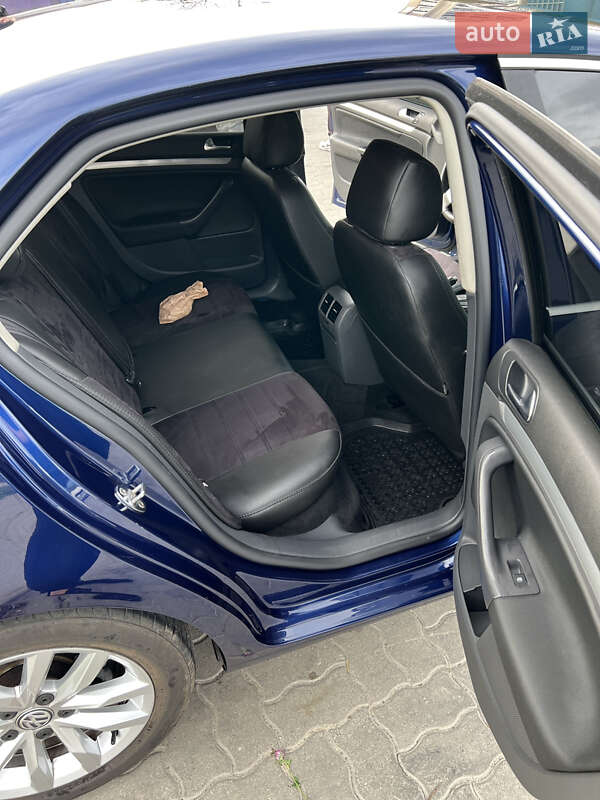 Седан Volkswagen Jetta 2007 в Львове