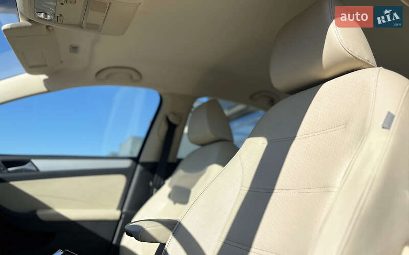 Седан Volkswagen Jetta 2013 в Мукачево