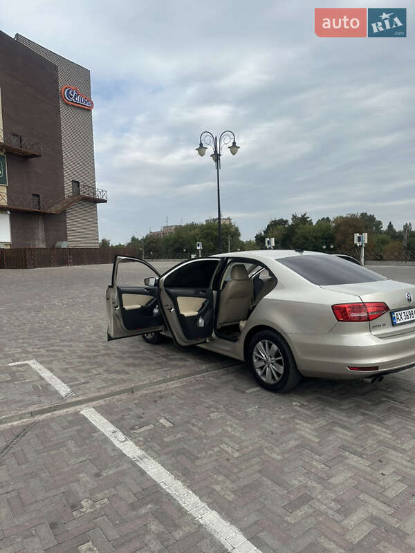 Седан Volkswagen Jetta 2014 в Харькове