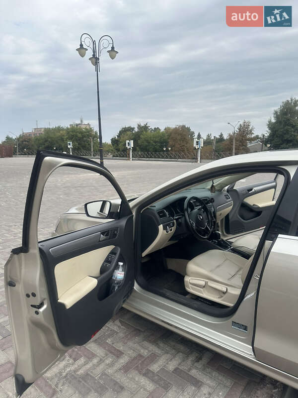 Седан Volkswagen Jetta 2014 в Харькове