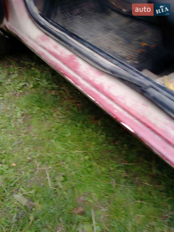 Седан Volkswagen Jetta 1989 в Вижниці