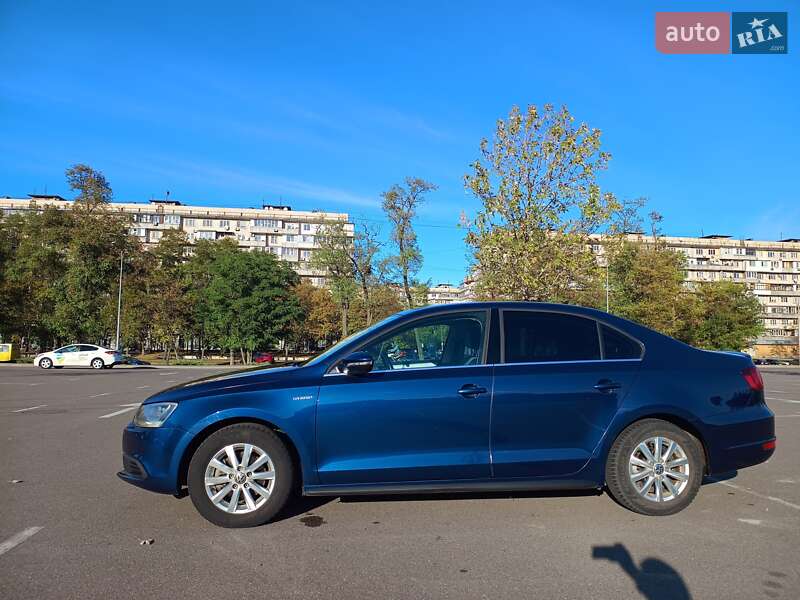 Седан Volkswagen Jetta 2014 в Києві