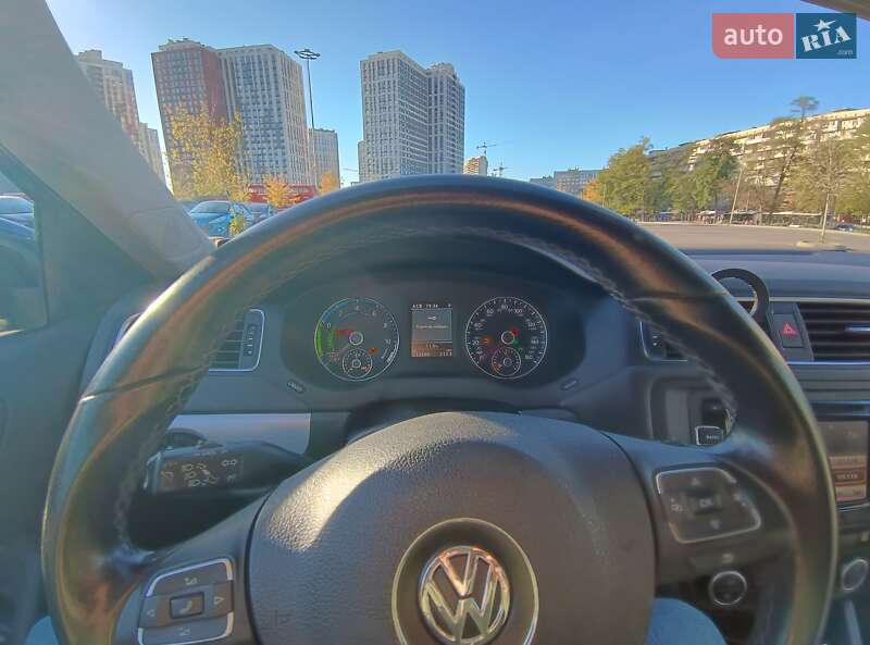Седан Volkswagen Jetta 2014 в Києві