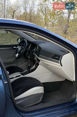 Седан Volkswagen Jetta 2018 в 