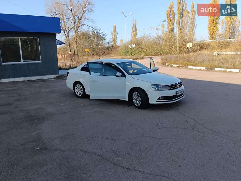 Седан Volkswagen Jetta 2016 в Киеве