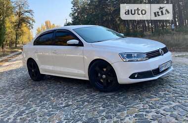 Седан Volkswagen Jetta 2013 в Охтирці