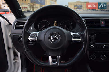 Седан Volkswagen Jetta 2014 в Харькове