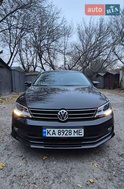 Седан Volkswagen Jetta 2015 в Киеве