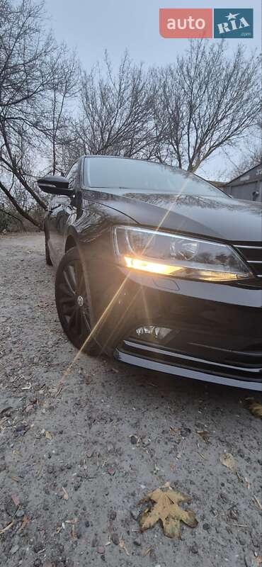 Седан Volkswagen Jetta 2015 в Киеве