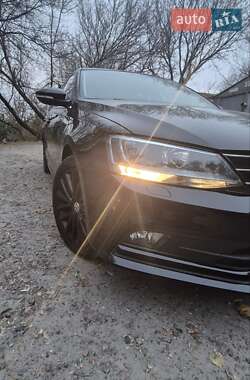 Седан Volkswagen Jetta 2015 в Киеве