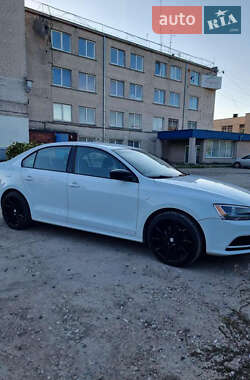 Седан Volkswagen Jetta 2016 в Новояворовске