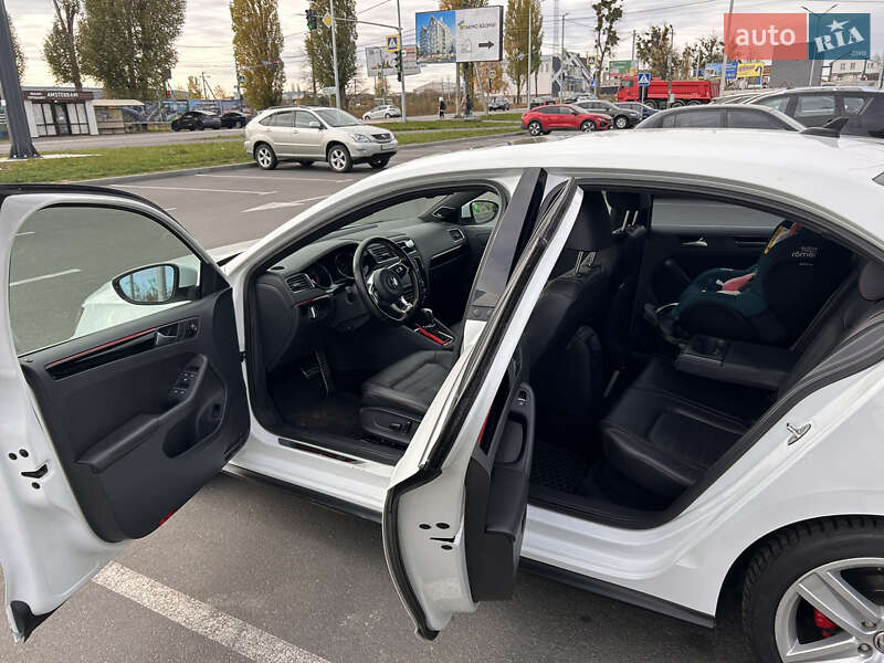 Седан Volkswagen Jetta 2016 в Киеве фото 7 Седан Volkswagen Jetta 2016 в Киеве