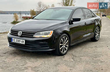 Седан Volkswagen Jetta 2016 в Дніпрі