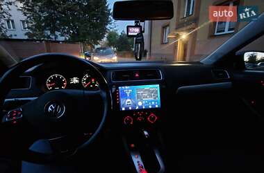 Седан Volkswagen Jetta 2014 в 