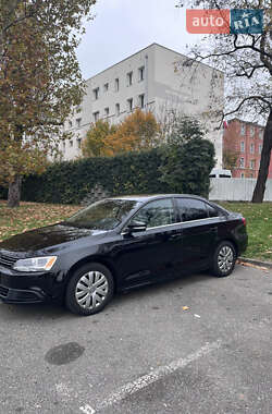 Седан Volkswagen Jetta 2013 в Івано-Франківську