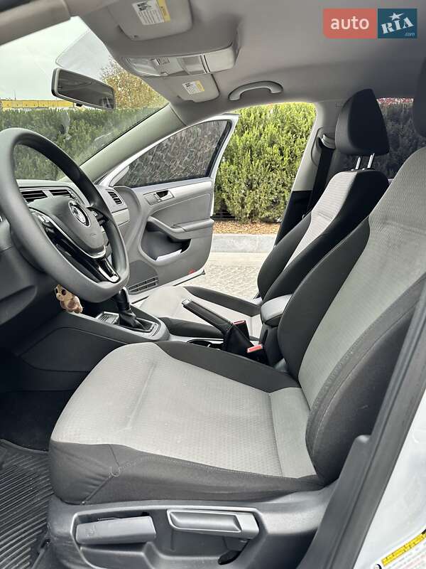 Седан Volkswagen Jetta 2017 в Киеве