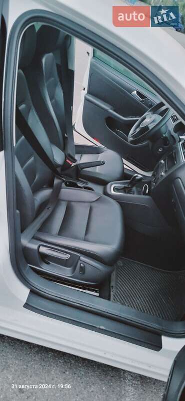 Седан Volkswagen Jetta 2014 в Киеве