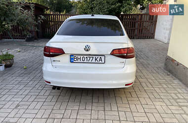 Седан Volkswagen Jetta 2016 в 
