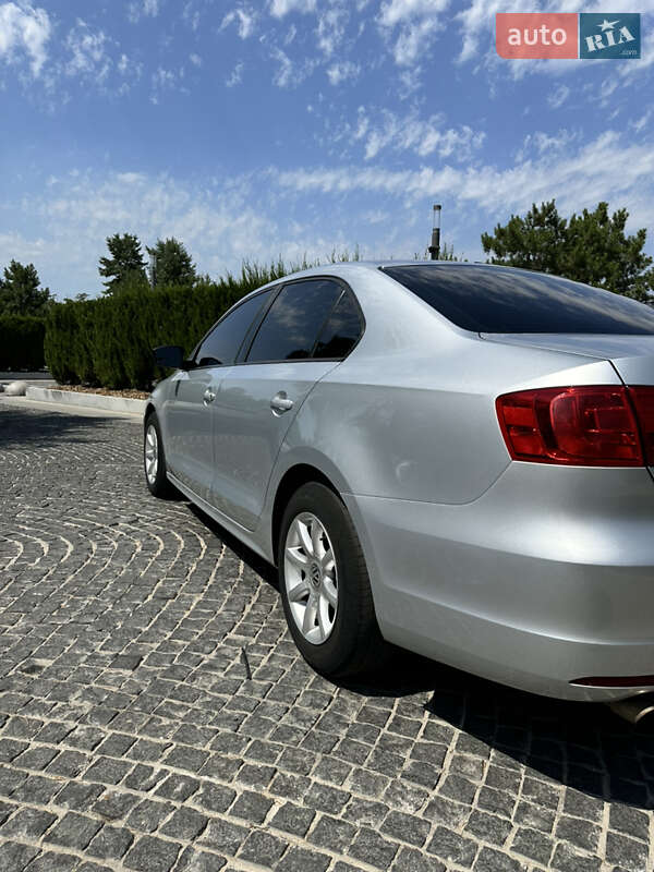 Седан Volkswagen Jetta 2012 в Днепре