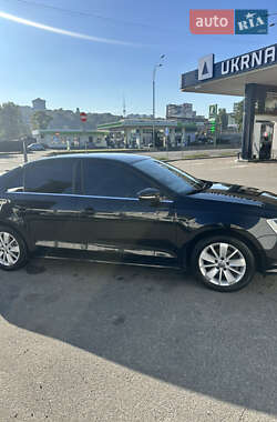 Седан Volkswagen Jetta 2016 в Києві
