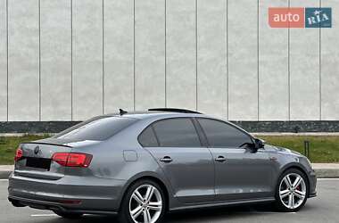 Седан Volkswagen Jetta 2016 в Киеве