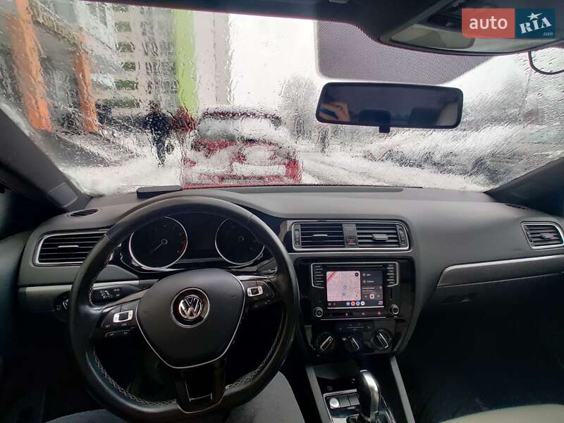 Седан Volkswagen Jetta 2016 в Києві