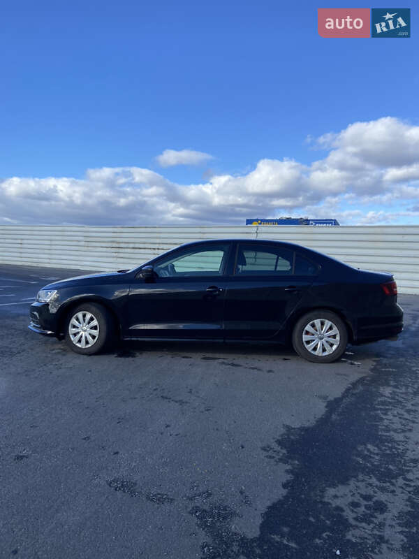 Седан Volkswagen Jetta 2016 в Львові