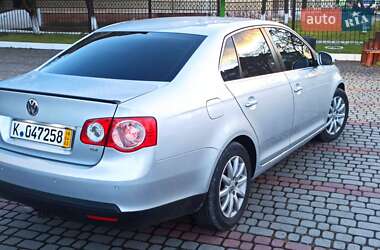 Седан Volkswagen Jetta 2010 в Богородчанах