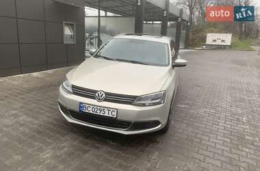 Седан Volkswagen Jetta 2011 в Львове