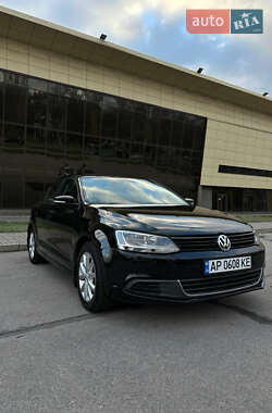Седан Volkswagen Jetta 2011 в 