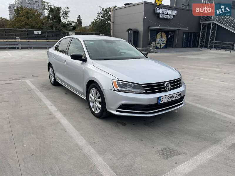 Седан Volkswagen Jetta 2015 в 