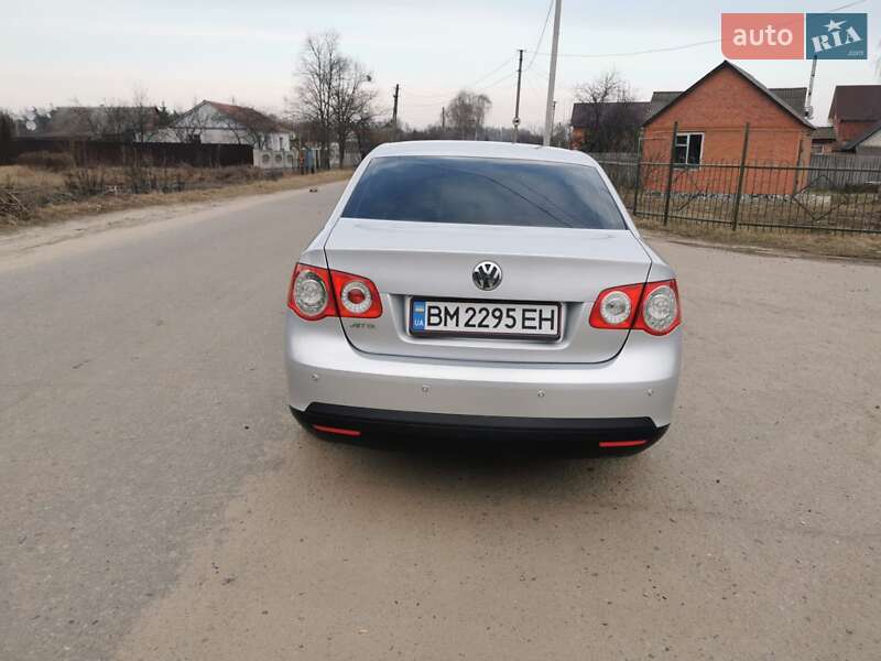 Седан Volkswagen Jetta 2006 в Києві