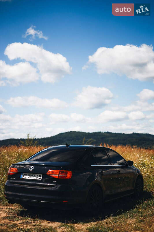 Седан Volkswagen Jetta 2014 в Львові