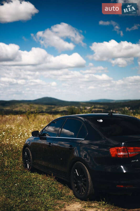 Седан Volkswagen Jetta 2014 в Львові