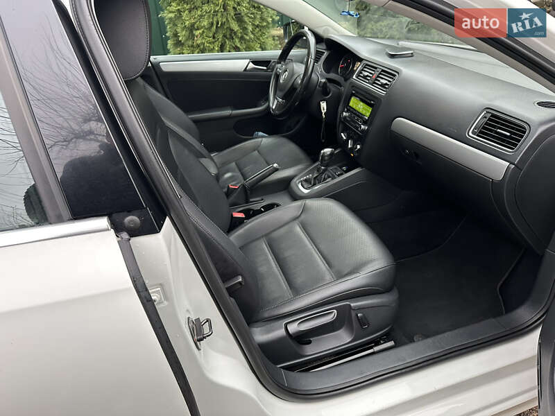 Седан Volkswagen Jetta 2012 в Вінниці