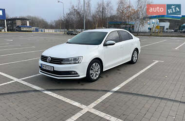 Седан Volkswagen Jetta 2016 в Сумах