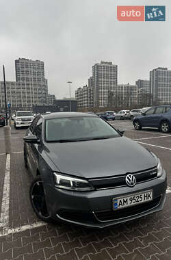 Седан Volkswagen Jetta 2013 в Киеве