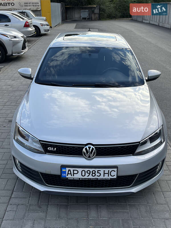 Седан Volkswagen Jetta 2012 в Запоріжжі
