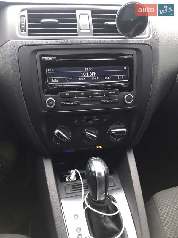 Седан Volkswagen Jetta 2014 в Львове