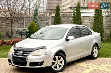 Седан Volkswagen Jetta 2008 в Дніпрі