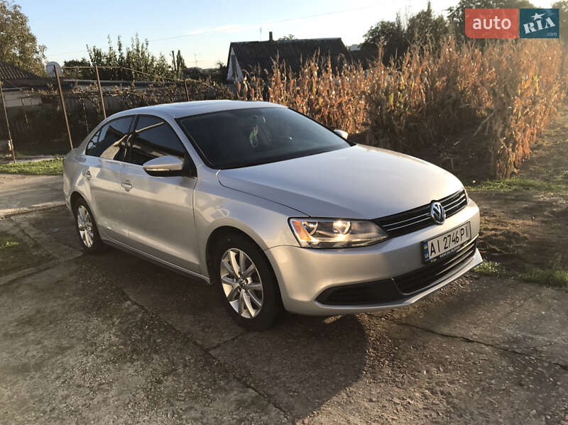Седан Volkswagen Jetta 2012 в 