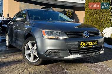 Седан Volkswagen Jetta 2013 в Львові