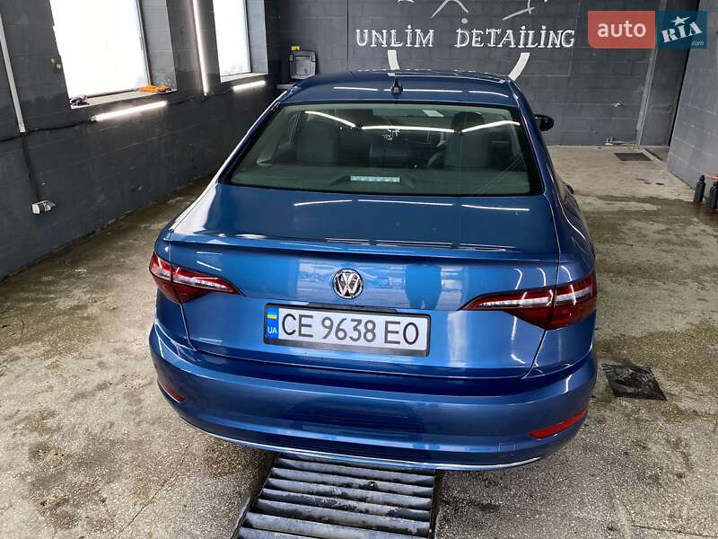 Седан Volkswagen Jetta 2020 в Чернівцях