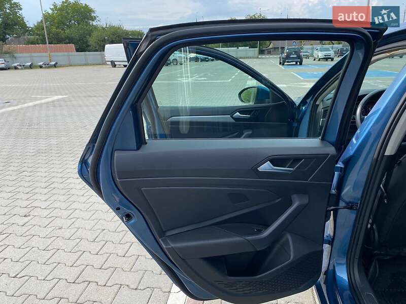 Седан Volkswagen Jetta 2020 в Чернівцях
