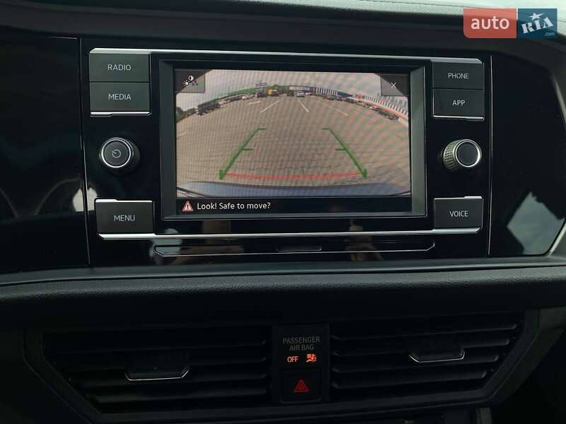 Седан Volkswagen Jetta 2020 в Чернівцях