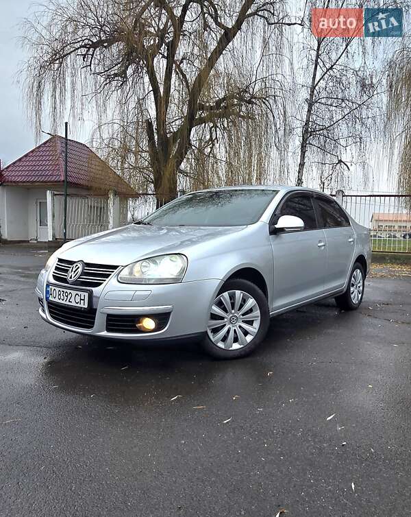 Седан Volkswagen Jetta 2010 в Береговому