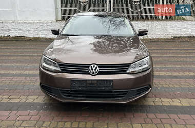 Седан Volkswagen Jetta 2014 в Чернівцях