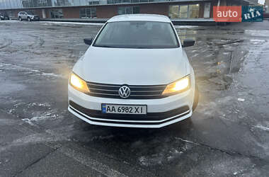 Седан Volkswagen Jetta 2015 в Києві